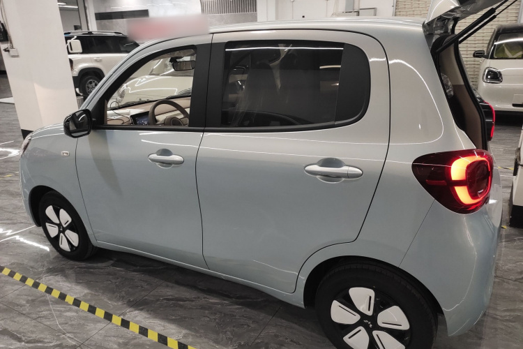 五菱汽车 宏光MINIEV 2025款 四门版 进阶款车身外观4