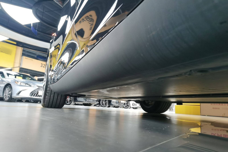 特斯拉 Model Y 2024款 后轮驱动版机舱底盘30