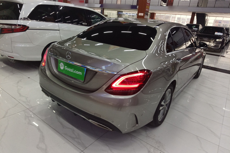 奔驰C级 2019款 C 180 L 时尚型运动版车身外观7