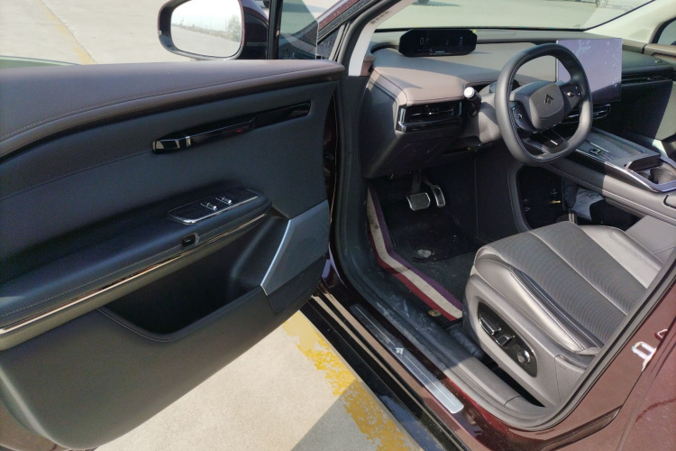 昊铂HT 2023款 670 后驱特高压NDA版中控内饰7003