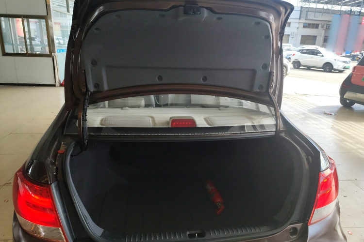 吉利汽车 远景 2015款 1.3T 手动尊贵型机舱底盘23