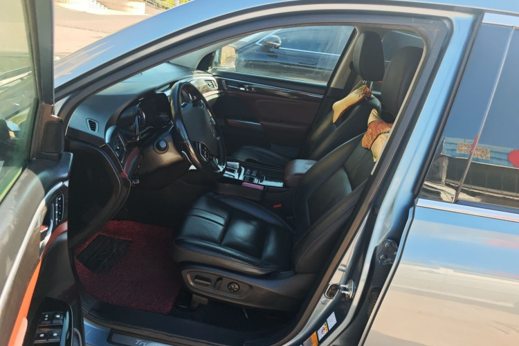 广汽传祺 传祺GS8 2017款 320T 两驱豪华智联版（七座）中控内饰7003