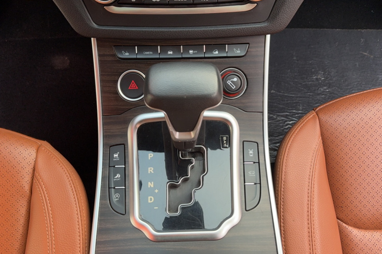 陆风X7 2018款 劲越 1.5T 全景尊贵型中控内饰7006