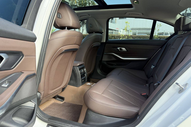 宝马3系 2023款 320Li M运动套装中控内饰7004