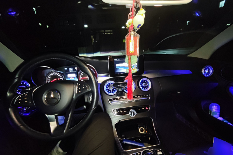 奔驰C级 2018款 C 200 L 运动版中控内饰12