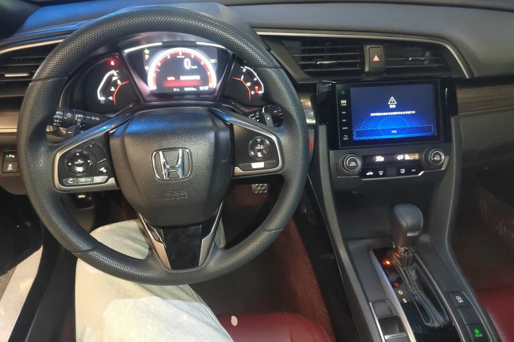 本田 思域 2021款 HATCHBACK 220TURBO CVT潮酷控中控内饰12