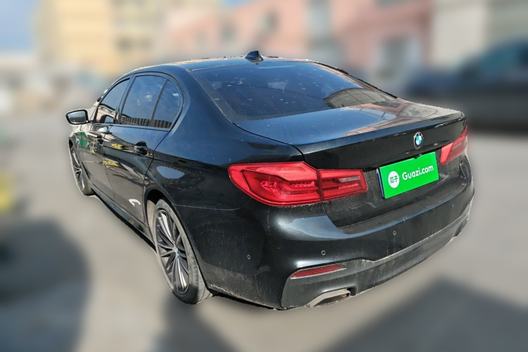 宝马5系 2019款 改款 530Li 领先型 M运动套装车身外观5