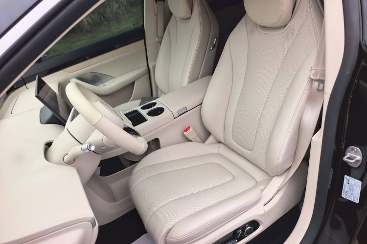 鸿蒙智行 智界R7 2024款 纯电 667km Pro局部细节19