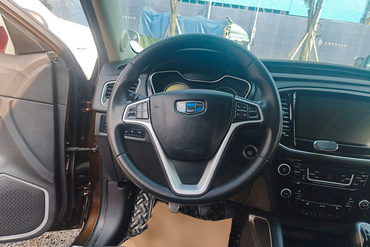 吉利汽车 远景X6 2016款 1.8L 手动尊贵型中控内饰13