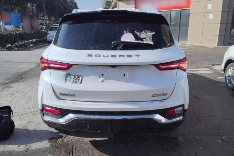 东南DX5 2021款 1.5L 手动豪华升级型车身外观6004