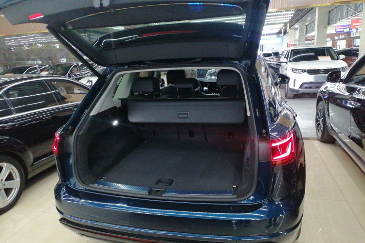 大众 途锐 2021款 3.0TSI 锐享版 曜黑运动套装局部细节23