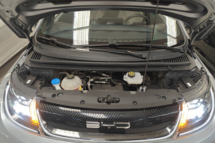 比亚迪 海豚 2023款 420km 时尚版机舱底盘24