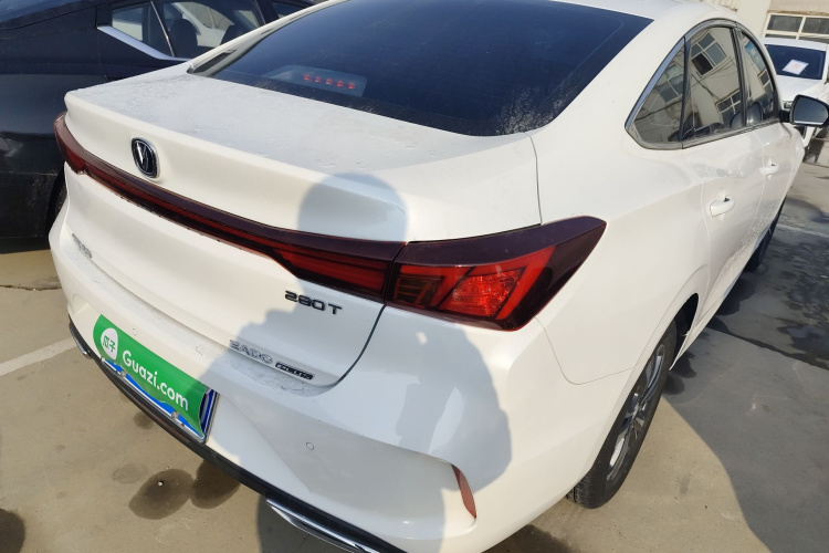 长安 逸动 2024款 PLUS 蓝鲸NE 1.4T GDI DCT高能版车身外观7