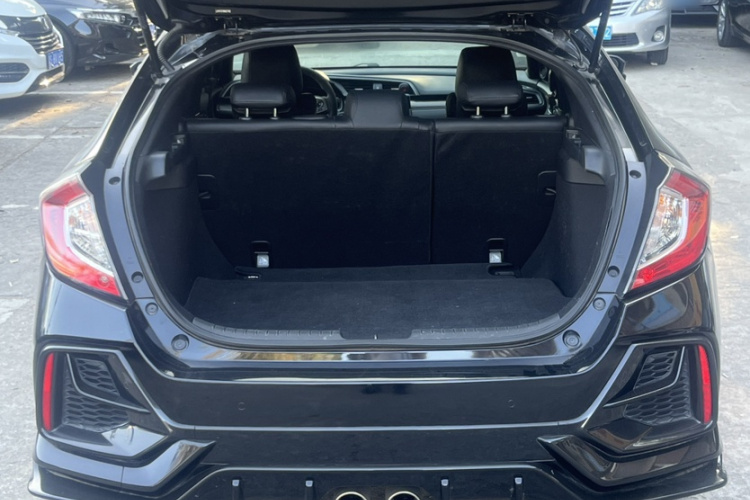 本田 思域 2021款 HATCHBACK 220TURBO CVT潮酷控局部细节23