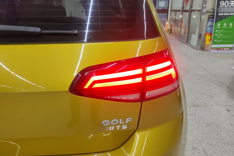 大众 高尔夫 2018款 1.6L 自动舒适型车身外观9