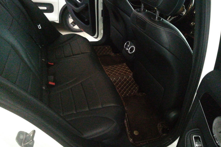 奔驰C级(进口) 2020款 C 260 旅行轿车中控内饰21