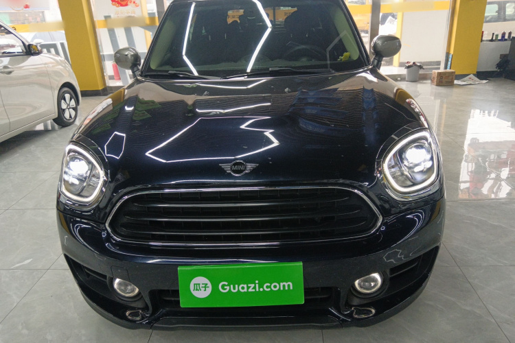 MINI Countryman 2020款 1.5T COOPER 鉴赏家车身外观2
