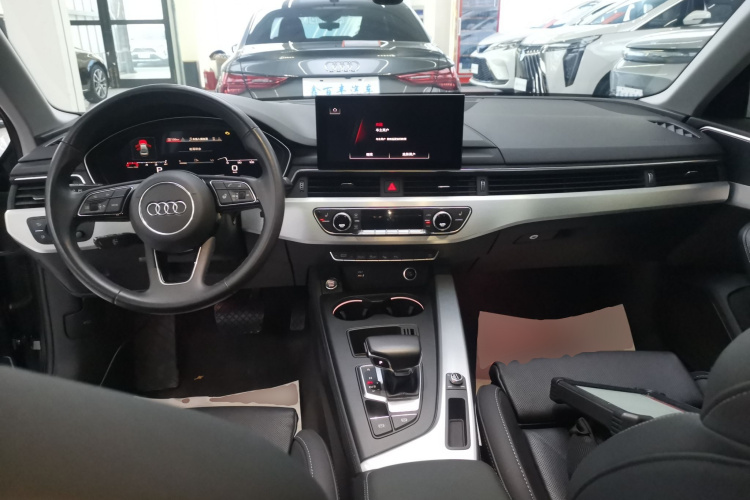 奥迪A4L 2022款 40 TFSI 豪华动感型中控内饰12