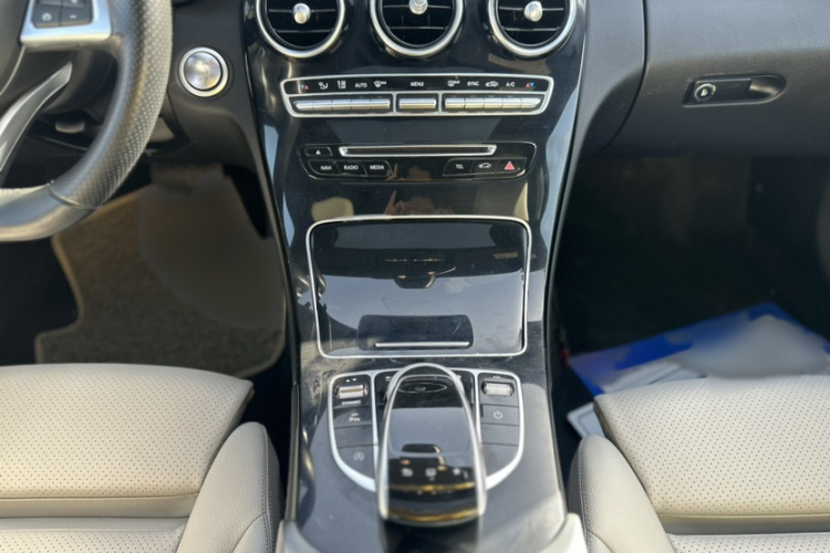 奔驰C级 2016款 C 200 运动版中控内饰7004