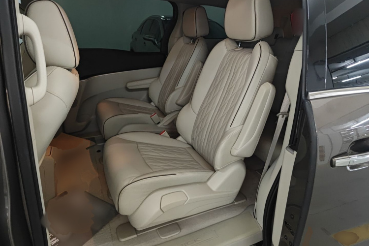 别克GL8 2022款 陆上公务舱 652T 智慧豪华型中控内饰7004