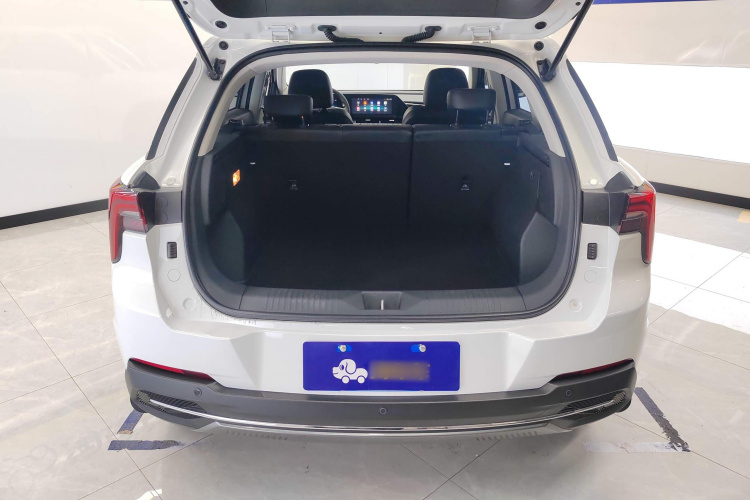 奔腾T55 2023款 1.5T 自动飞跃款机舱底盘23