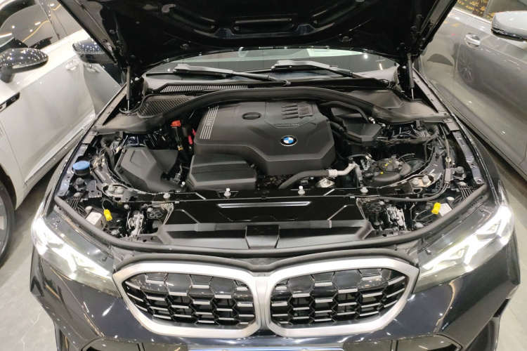 宝马3系 2023款 325Li M运动套装机舱底盘24