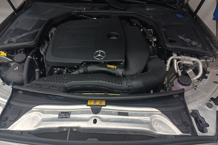 奔驰C级 2019款 改款 C 260 L 运动版机舱底盘24