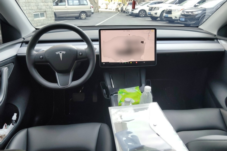 特斯拉 Model Y 2023款 后轮驱动版中控内饰12