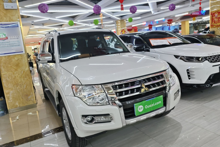 三菱 帕杰罗(进口) 2020款 3.0L 自动尊贵越野版车身外观6002