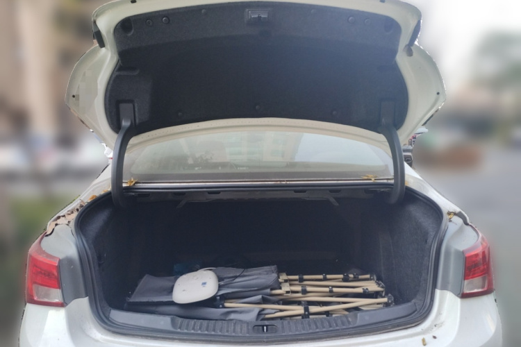 别克 威朗 2018款 三厢 15S 自动领先型中控内饰23