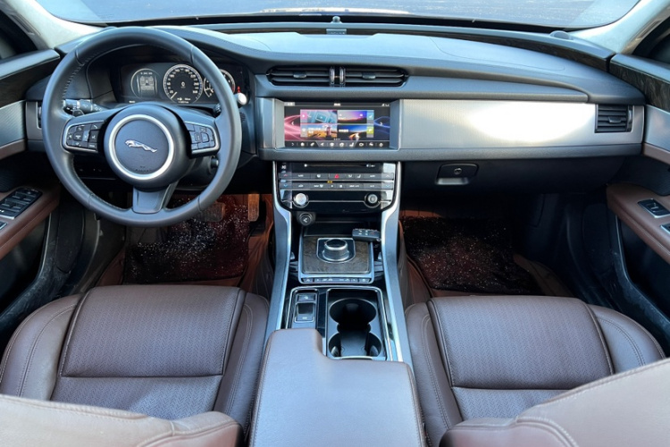 捷豹XFL 2017款 XFL 2.0T 240PS 尊享版中控内饰7001