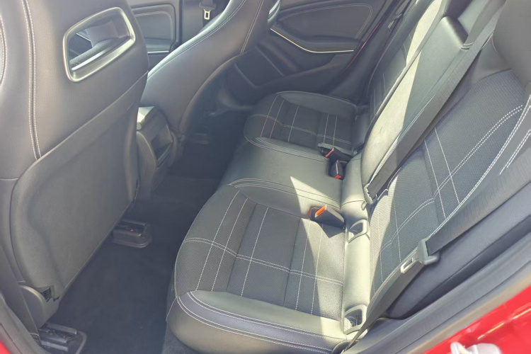 奔驰A级(进口) 2015款 A 200 时尚型中控内饰7003