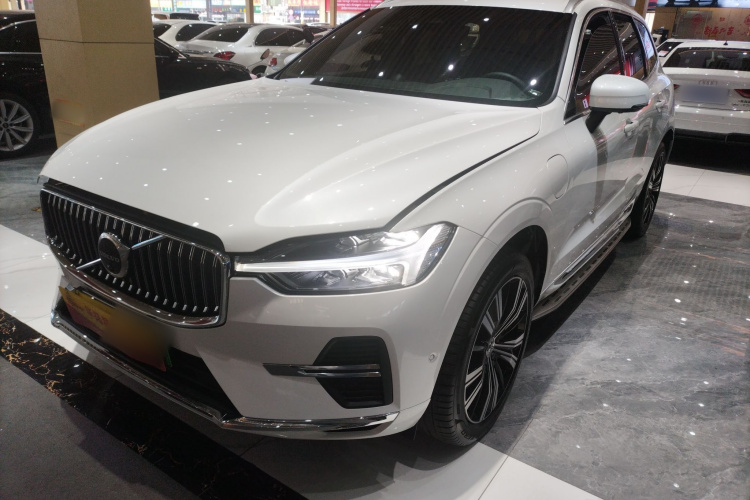 沃尔沃XC60新能源 2023款 T8 插电混动 长续航四驱智远豪华版车身外观1
