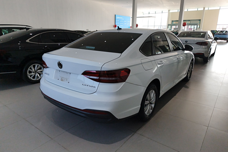 大众 朗逸 2023款 改款 1.5L 自动得逸版车身外观7