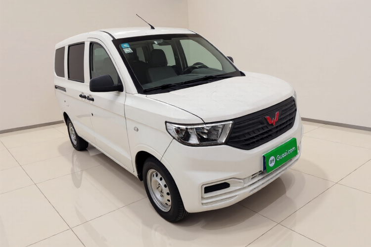 五菱汽车 五菱宏光V 2019款 1.5L劲取版国VI LAR车身外观3