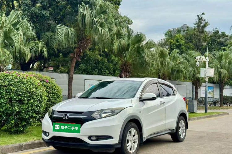 本田 缤智 2015款 1.8L CVT两驱精英型车身外观1