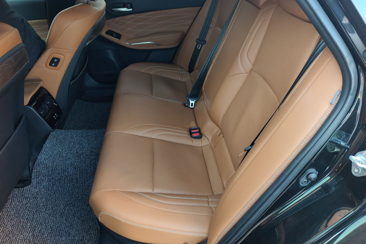 丰田 亚洲龙 2024款 双擎 2.0L 豪华版中控内饰21