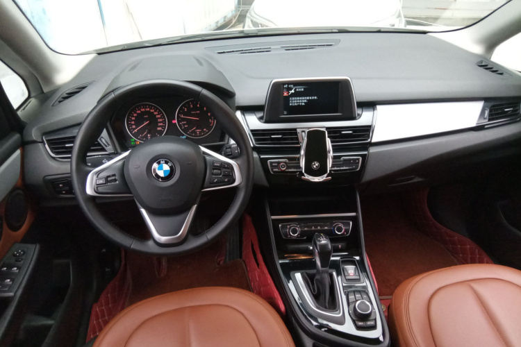宝马2系旅行车 2016款 218i 时尚型中控内饰12