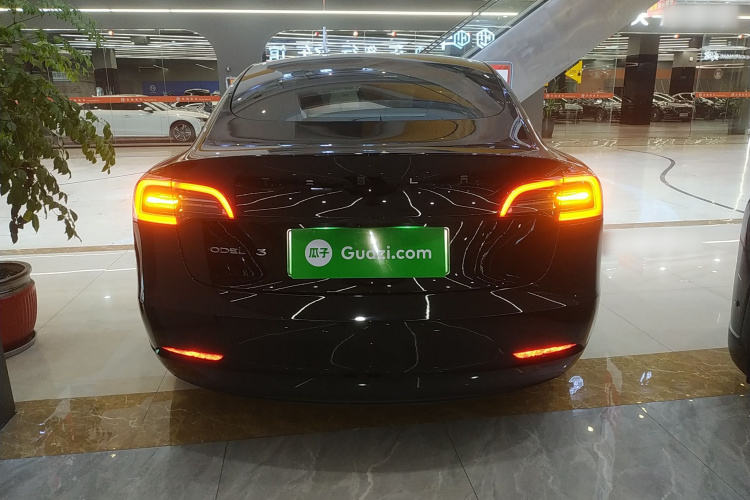 特斯拉 Model 3 2022款 后轮驱动版车身外观6