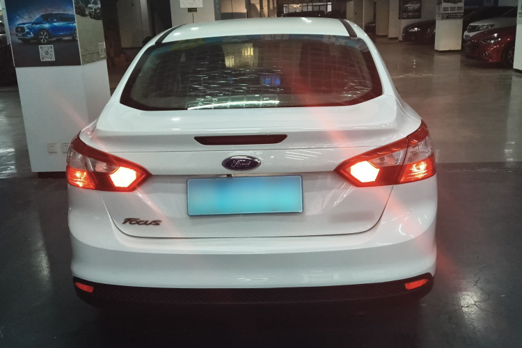 福特 福克斯 2012款 三厢 1.6L 自动舒适型车身外观6004