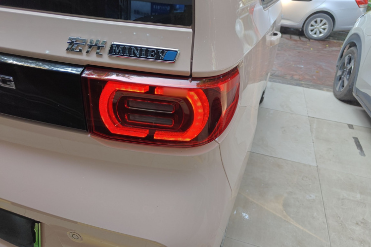 五菱汽车 宏光MINIEV 2022款 马卡龙臻享款 磷酸铁锂车身外观9