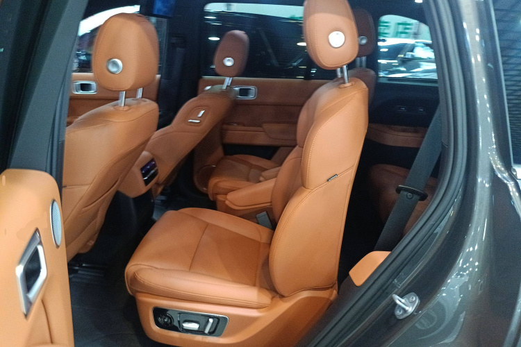 理想汽车 理想L8 2023款 Max中控内饰7004