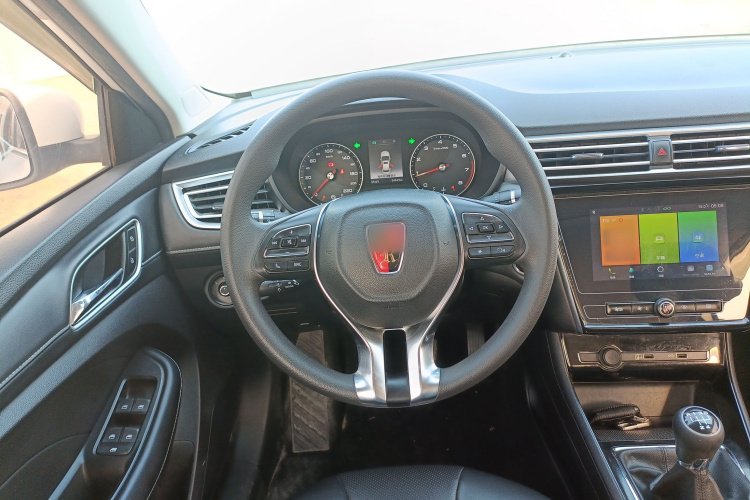 荣威i5 2019款 1.5L 手动4G互联领豪旗舰版中控内饰13