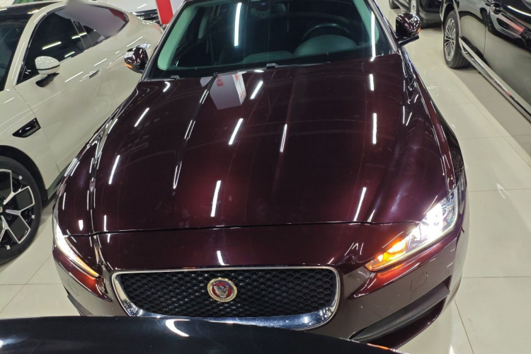 捷豹XEL 2019款 2.0T 250PS 尊享版车身外观2