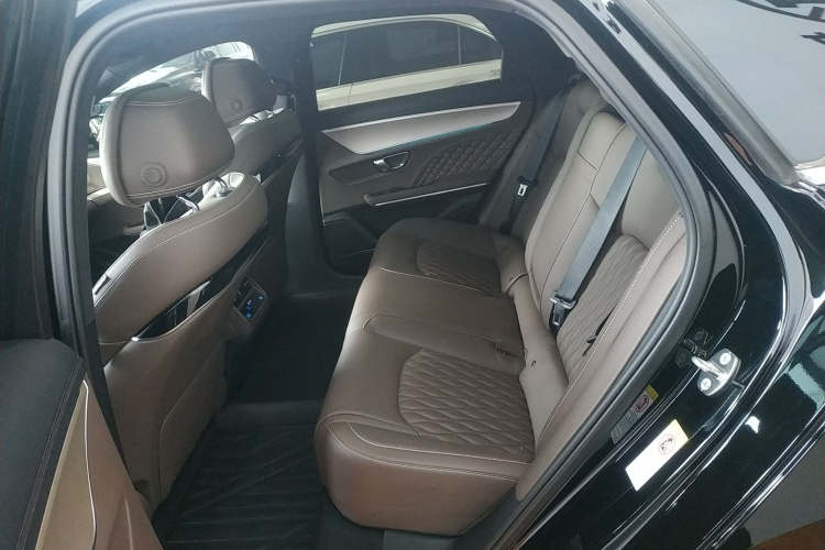 比亚迪 汉 2024款 EV 荣耀版 506KM前驱尊贵型中控内饰7004