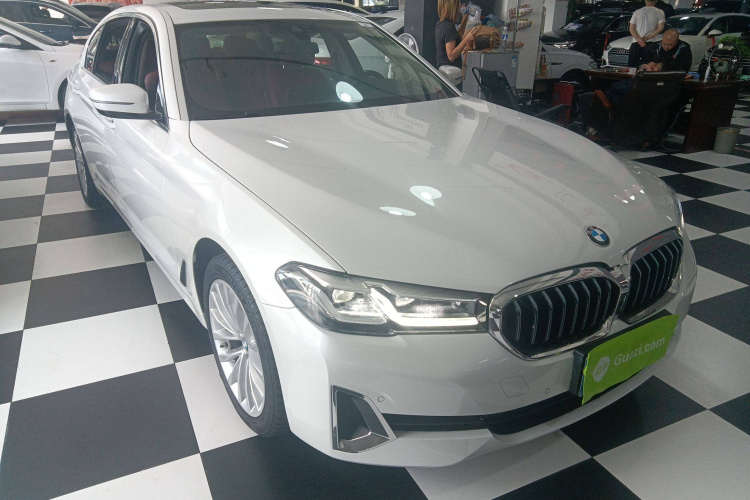 宝马5系 2021款 改款 525Li 豪华套装车身外观3