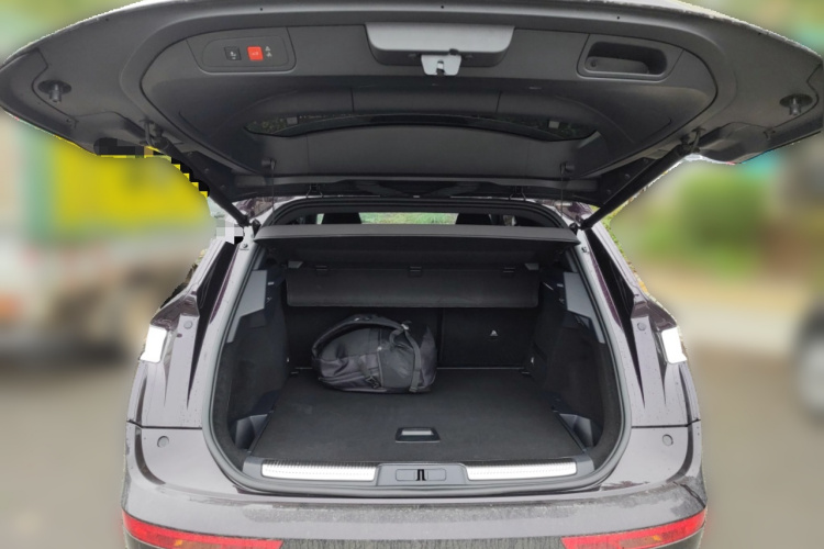 DS 7 2020款 35THP 蒙马特版中控内饰23