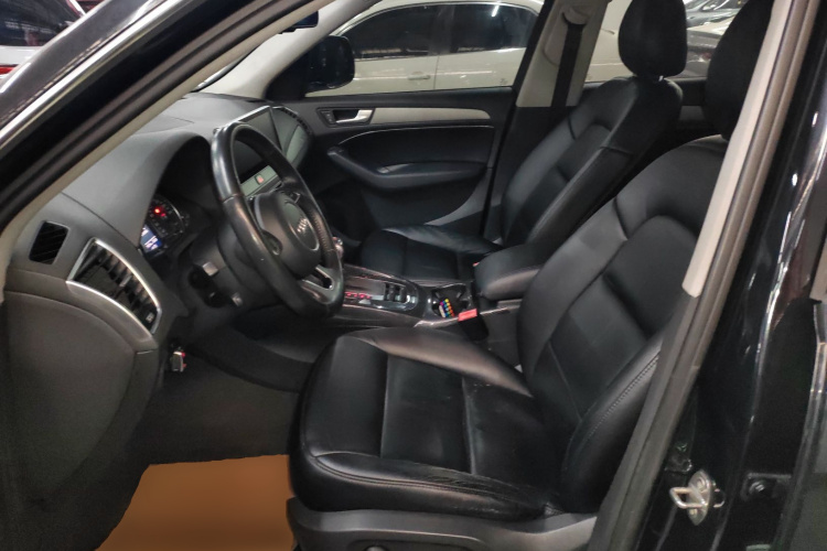 奥迪Q5 2016款 40 TFSI 进取型局部细节19