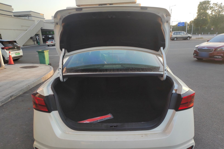 日产 天籁 2019款 2.0T XL 智领版机舱底盘23