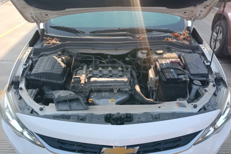 雪佛兰 科沃兹 2018款 320 自动欣享天窗版机舱底盘24